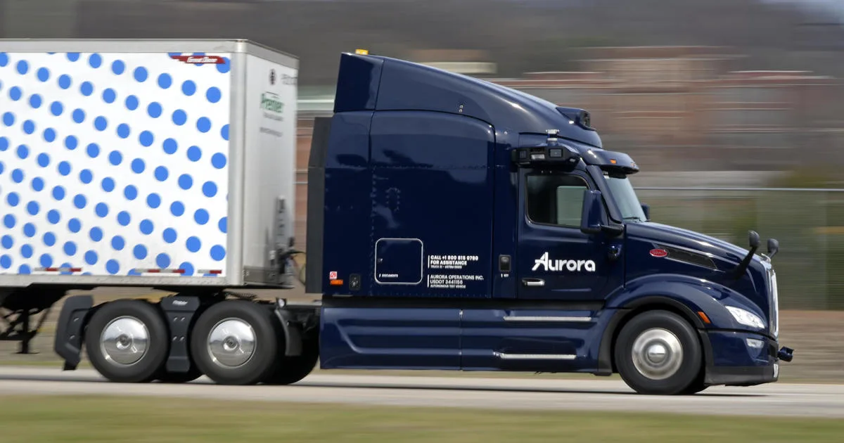 Self-driving tractor-trailers heading for U.S. roads